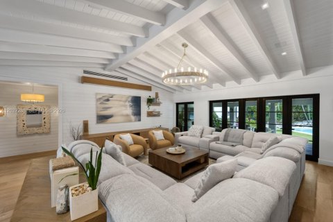 Villa ou maison à vendre à Miami, Floride: 7 chambres № 2077395 - photo 6