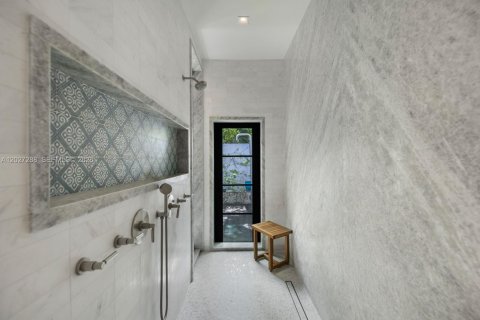 Villa ou maison à vendre à Miami, Floride: 7 chambres № 2077395 - photo 28
