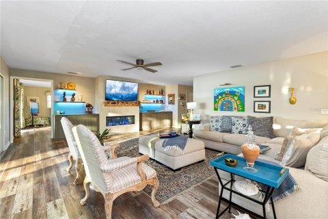 House in Winter Haven, Florida 3 bedrooms, 198.81 sq.m. № 2093865 - photo 27
