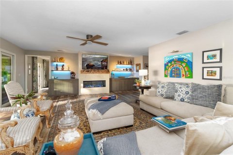 House in Winter Haven, Florida 3 bedrooms, 198.81 sq.m. № 2093865 - photo 16