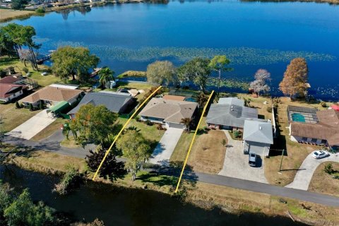 House in Winter Haven, Florida 3 bedrooms, 198.81 sq.m. № 2093865