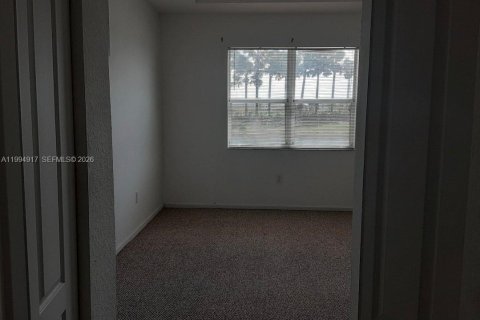 Villa ou maison à louer à Homestead, Floride: 5 chambres, 192.31 m2 № 2056583 - photo 8