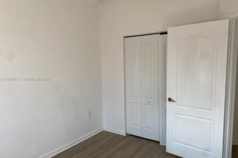 Villa ou maison à louer à Homestead, Floride: 5 chambres, 192.31 m2 № 2056583 - photo 19