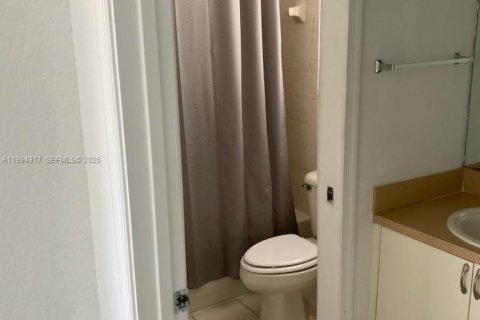 Villa ou maison à louer à Homestead, Floride: 5 chambres, 192.31 m2 № 2056583 - photo 17