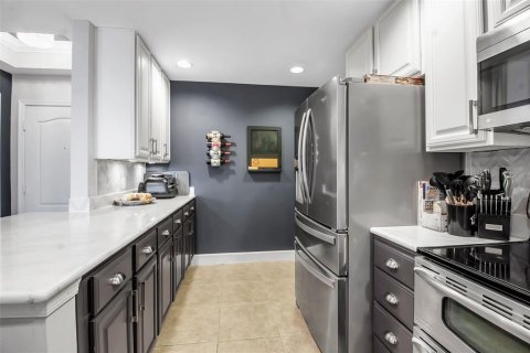 Condo in Bradenton, Florida, 2 bedrooms  № 2291192 - photo 10