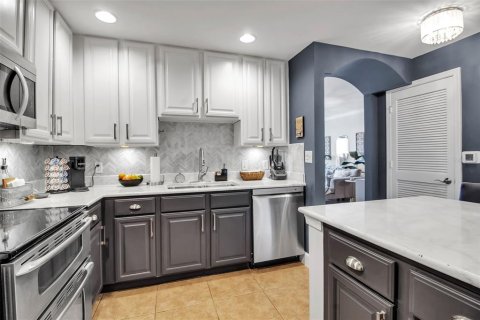 Condo in Bradenton, Florida, 2 bedrooms  № 2291192 - photo 11