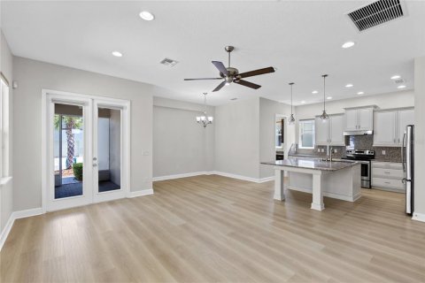 Casa en venta en Orlando, Florida, 3 dormitorios, 187.29 m2 № 2201077 - foto 4