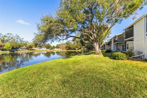 Condo in Tampa, Florida, 2 bedrooms  № 1673915 - photo 23
