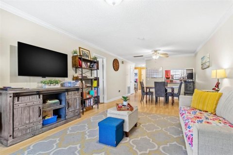 Condo in Tampa, Florida, 2 bedrooms  № 1673915 - photo 9