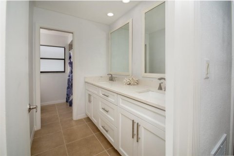 Casa en venta en Belleair Beach, Florida, 5 dormitorios, 294.31 m2 № 1825421 - foto 26