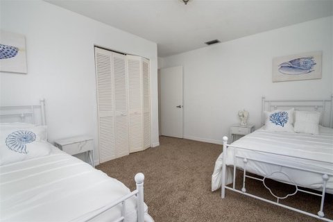 Casa en venta en Belleair Beach, Florida, 5 dormitorios, 294.31 m2 № 1825421 - foto 25