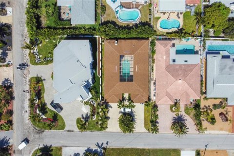 Casa en venta en Belleair Beach, Florida, 5 dormitorios, 294.31 m2 № 1825421 - foto 7
