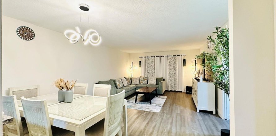 Condominio en Pompano Beach, Florida, 2 dormitorios № 2240537