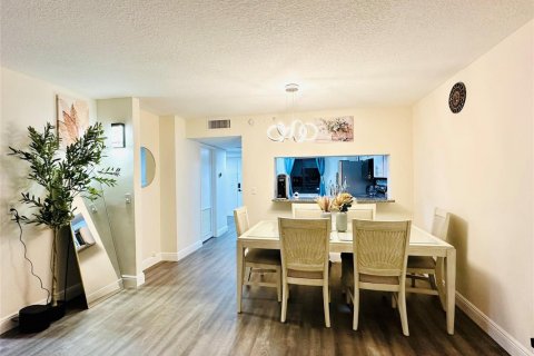 Condominio en venta en Pompano Beach, Florida, 2 dormitorios, 125.05 m2 № 2240537 - foto 4