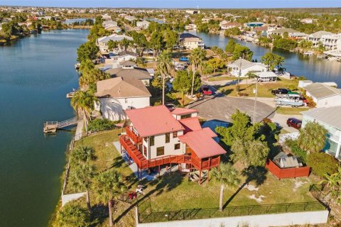 Casa en venta en Hernando Beach, Florida, 4 dormitorios, 171.03 m2 № 2222423 - foto 5