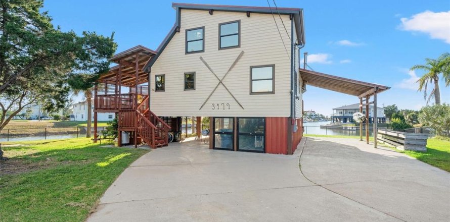 Casa en Hernando Beach, Florida 4 dormitorios, 171.03 m2 № 2222423