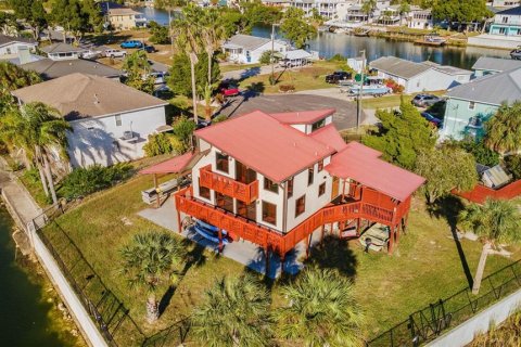 Casa en venta en Hernando Beach, Florida, 4 dormitorios, 171.03 m2 № 2222423 - foto 2