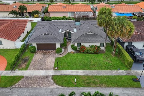 Villa ou maison à vendre à Miami, Floride: 3 chambres, 212.75 m2 № 1979134 - photo 27