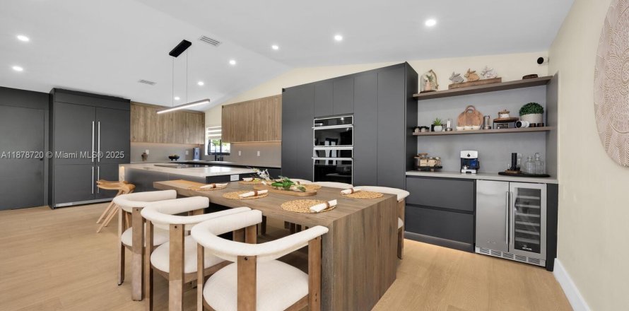 Villa ou maison à Miami, Floride 3 chambres, 212.75 m2 № 1979134