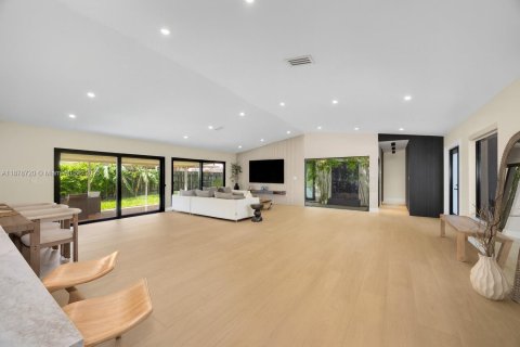 Villa ou maison à vendre à Miami, Floride: 3 chambres, 212.75 m2 № 1979134 - photo 8