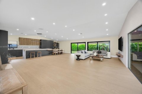Villa ou maison à vendre à Miami, Floride: 3 chambres, 212.75 m2 № 1979134 - photo 6