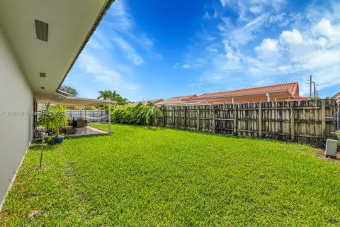 Villa ou maison à vendre à Miami, Floride: 3 chambres, 212.75 m2 № 1979134 - photo 25