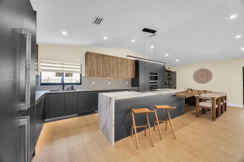 Villa ou maison à vendre à Miami, Floride: 3 chambres, 212.75 m2 № 1979134 - photo 3