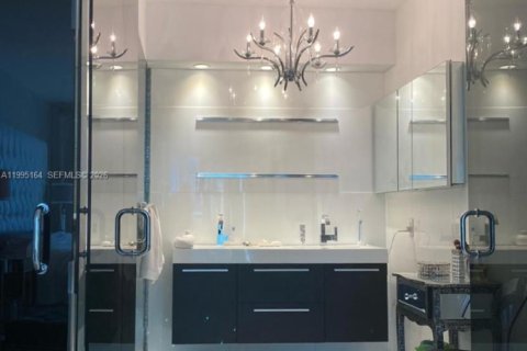 Condominio en alquiler en Miami Beach, Florida, 2 dormitorios, 114.27 m2 № 2062681 - foto 11