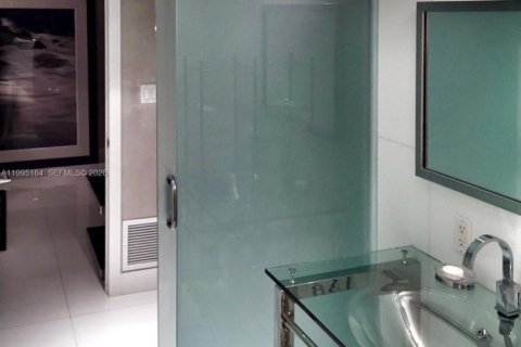 Condominio en alquiler en Miami Beach, Florida, 2 dormitorios, 114.27 m2 № 2062681 - foto 17