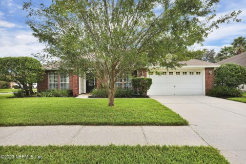 House in Jacksonville, Florida 3 bedrooms, 163.69 sq.m. № 766604 - photo 1