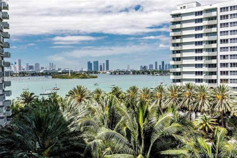 Condo à Miami Beach, Floride, 1 chambre  № 2169825