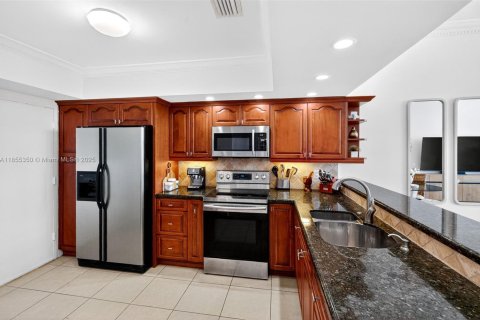 Condominio en venta en Miami, Florida, 1 dormitorio, 79.99 m2 № 1874941 - foto 12