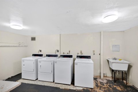 Condominio en venta en Miami, Florida, 1 dormitorio, 79.99 m2 № 1874941 - foto 29