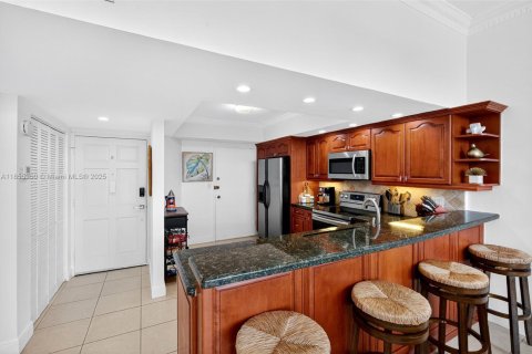 Condominio en venta en Miami, Florida, 1 dormitorio, 79.99 m2 № 1874941 - foto 13