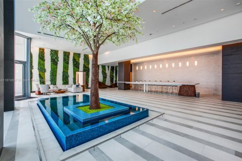 Condo in Miami, Florida, 1 bedroom  № 1889605 - photo 18