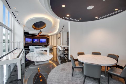 Condo in Miami, Florida, 1 bedroom  № 1889605 - photo 19
