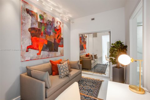 Condo in Miami, Florida, 1 bedroom  № 1889605 - photo 7