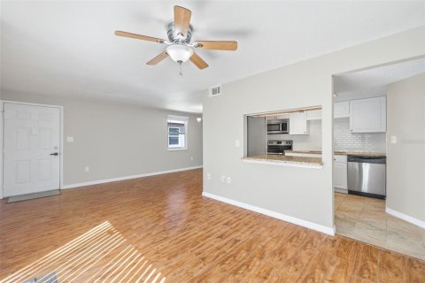 Condominio en alquiler en Port Charlotte, Florida, 2 dormitorios, 89.19 m2 № 1732699 - foto 5