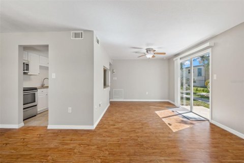 Condominio en alquiler en Port Charlotte, Florida, 2 dormitorios, 89.19 m2 № 1732699 - foto 8