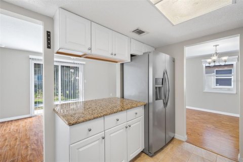 Condominio en alquiler en Port Charlotte, Florida, 2 dormitorios, 89.19 m2 № 1732699 - foto 10