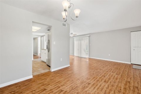 Condominio en alquiler en Port Charlotte, Florida, 2 dormitorios, 89.19 m2 № 1732699 - foto 11