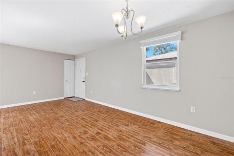 Condominio en alquiler en Port Charlotte, Florida, 2 dormitorios, 89.19 m2 № 1732699 - foto 12