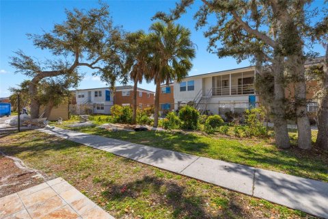 Condominio en alquiler en Port Charlotte, Florida, 2 dormitorios, 89.19 m2 № 1732699 - foto 1