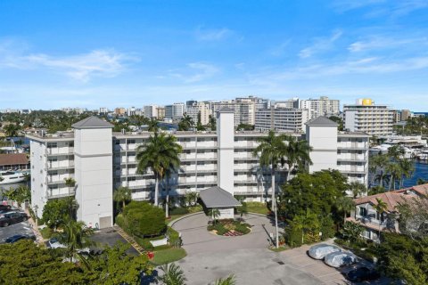Condominio en Pompano Beach, Florida, 2 dormitorios  № 2190065