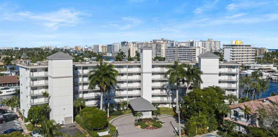 Condominio en Pompano Beach, Florida, 2 dormitorios  № 2190065