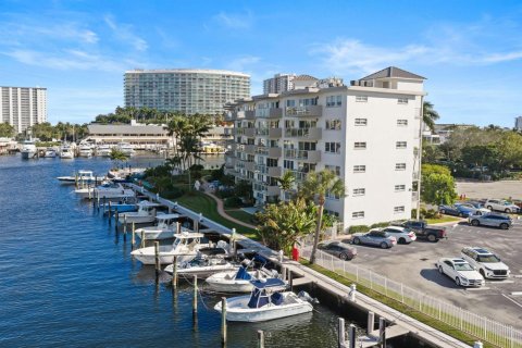 Condominio en venta en Pompano Beach, Florida, 2 dormitorios, 91.97 m2 № 2190065 - foto 11