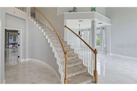 Casa en venta en Lake Mary, Florida, 5 dormitorios, 329.15 m2 № 1909473 - foto 5