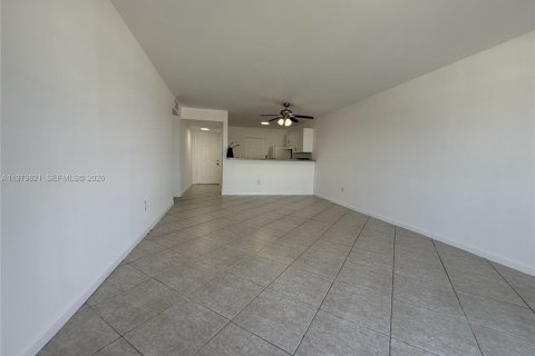 Copropriété à louer à Miami, Floride: 2 chambres, 85.47 m2 № 2046176 - photo 7