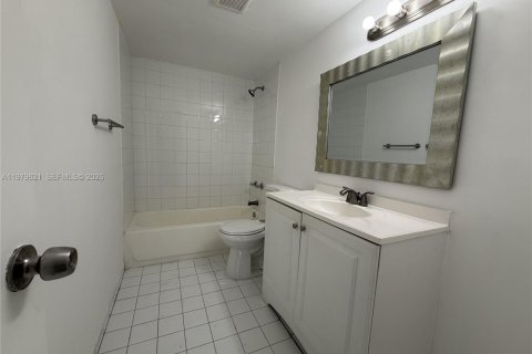 Copropriété à louer à Miami, Floride: 2 chambres, 85.47 m2 № 2046176 - photo 8