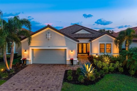 House in Lakewood Ranch, Florida 3 bedrooms, 285.3 sq.m. № 1873115 - photo 1